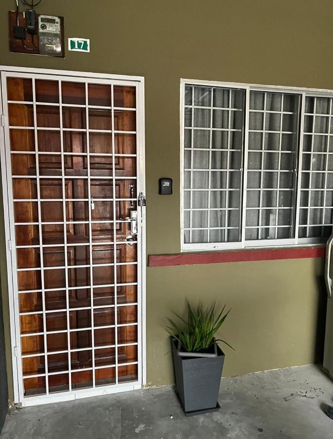Theatbas Homestay 17 In Seri Iskandar Perak 3 Bedroom Bota Exterior photo
