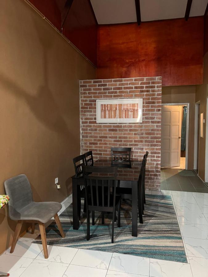 Theatbas Homestay 17 In Seri Iskandar Perak 3 Bedroom Bota Exterior photo